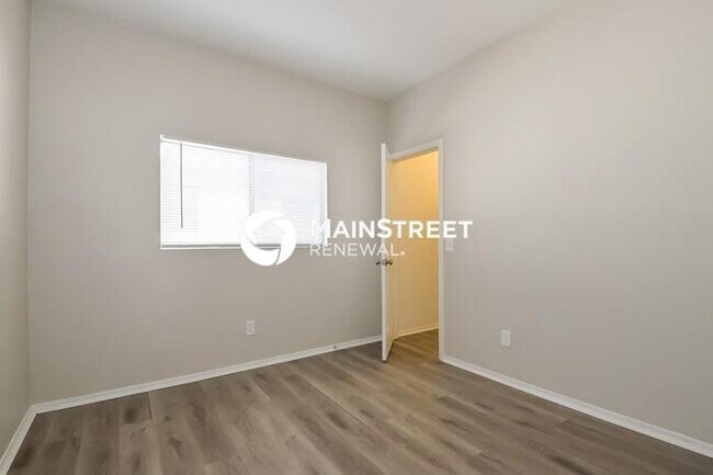 Building Photo - 3 Bedroom Pet-Friendly Home in TUCSON, AZ with Main Street Renewal