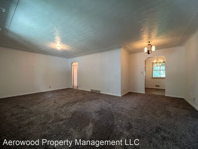 Building Photo - 3 br, 2 bath House - 850 S Flower