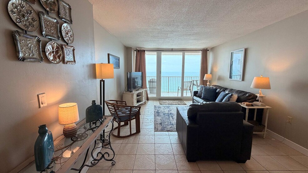 Building Photo - 7205 Thomas Dr