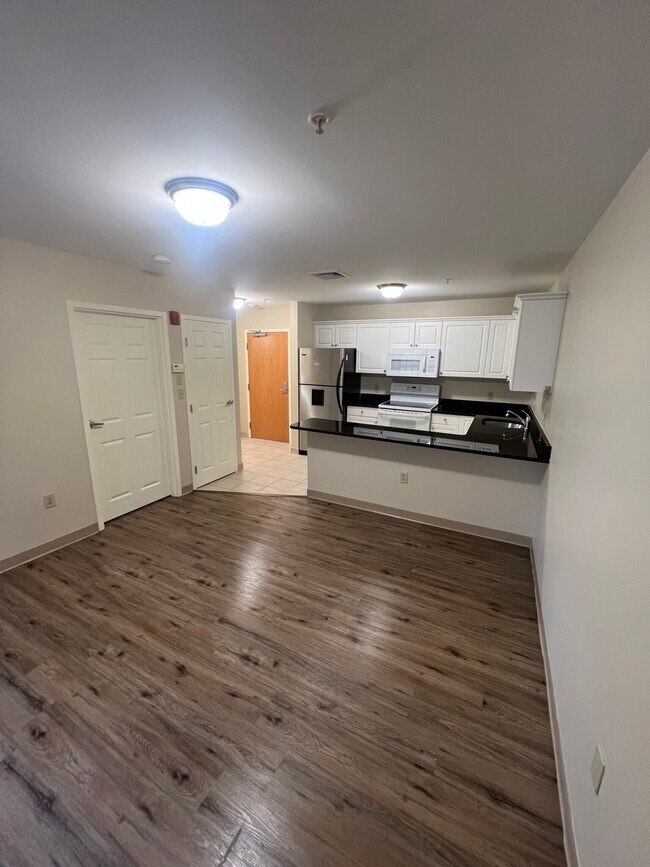 Building Photo - 10 Florence St