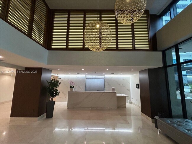 Building Photo - 540 Brickell Key Dr