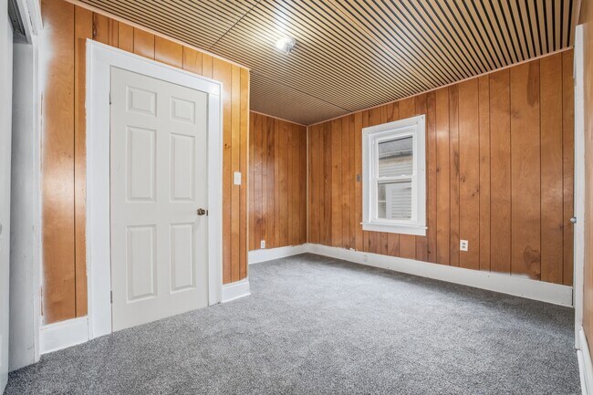 Building Photo - 1843 Ohio Ave