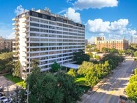 Building Photo - 2701 Westheimer Rd