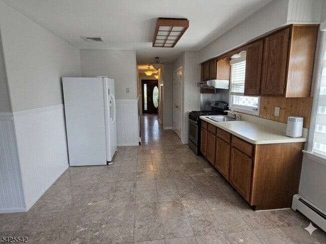 Building Photo - 101 Bloomingdale Ave