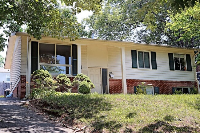 Primary Photo - Pet-Friendly Split-Level Home Near UVA Med...