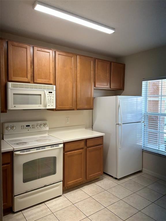 Building Photo - 765 Chelsea Dr
