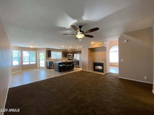 Building Photo - 1406 W Lake Mirage Ct