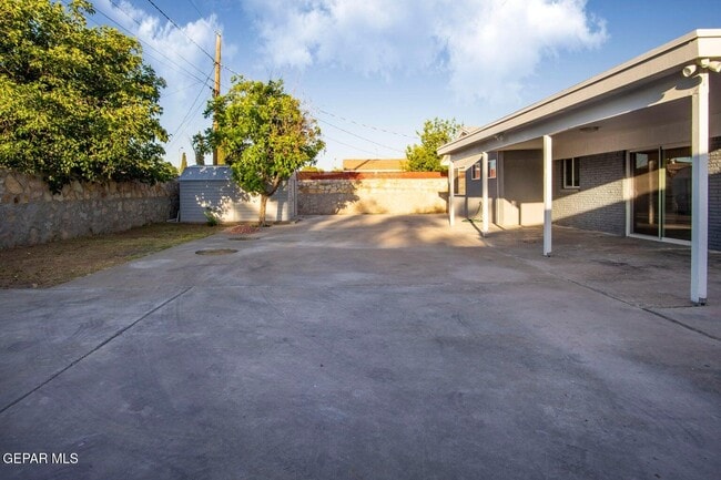 Building Photo - 5837 Marlin Dr