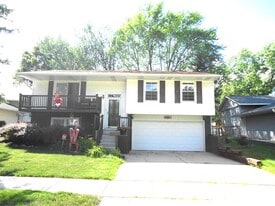 Building Photo - 680 White Pine Rd