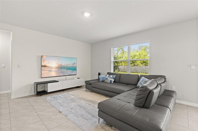 Building Photo - 747 Lazio Cir
