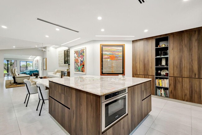 Building Photo - 7430 Victory Ln