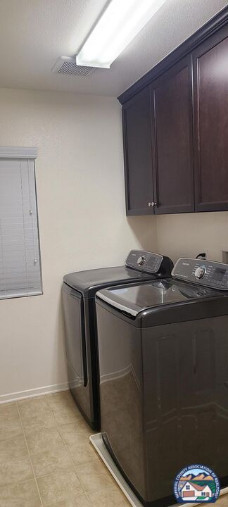 Building Photo - 655 Las Dunas St