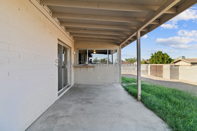 Building Photo - 13027 N 28th St