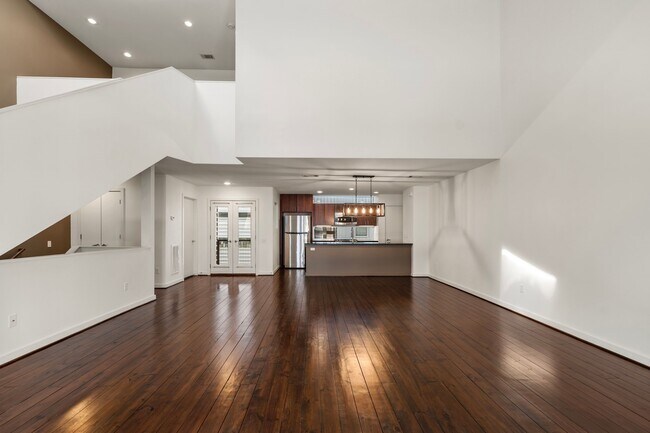 Building Photo - 349 Sydnor St