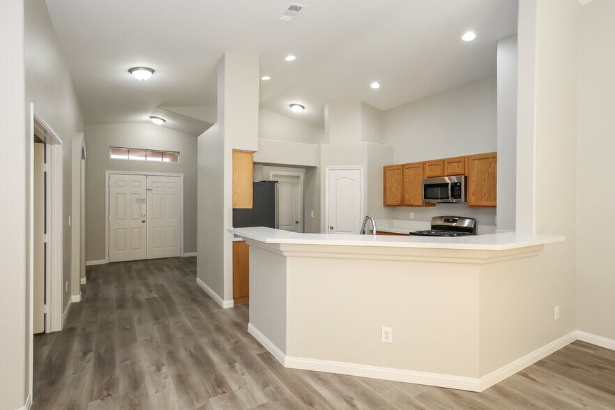 Building Photo - 1417 Iris Kelly Ave