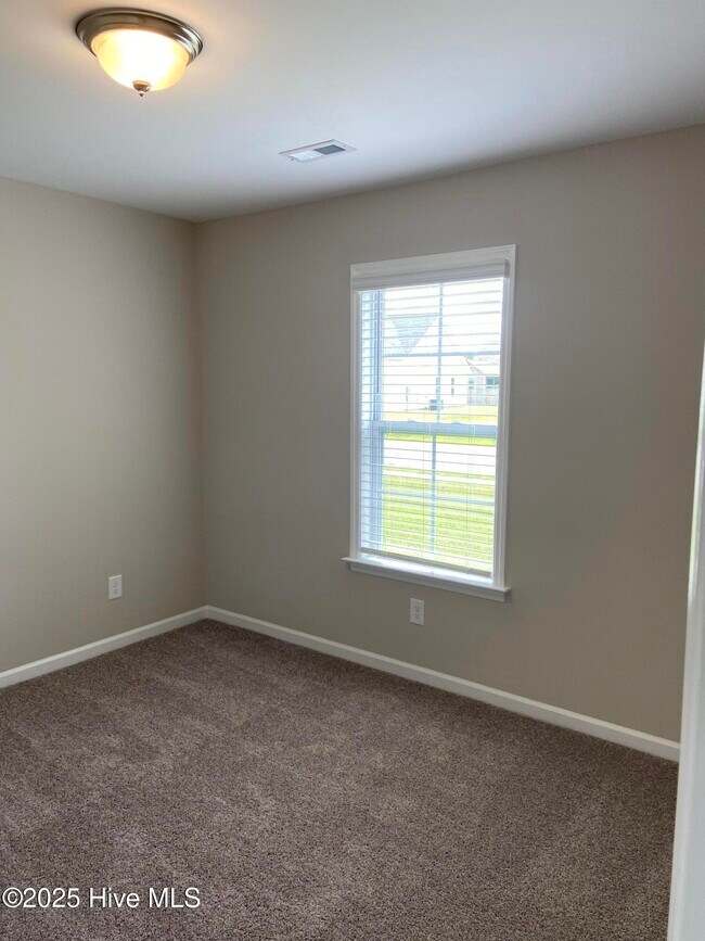 Building Photo - 620 Moonstone Ct