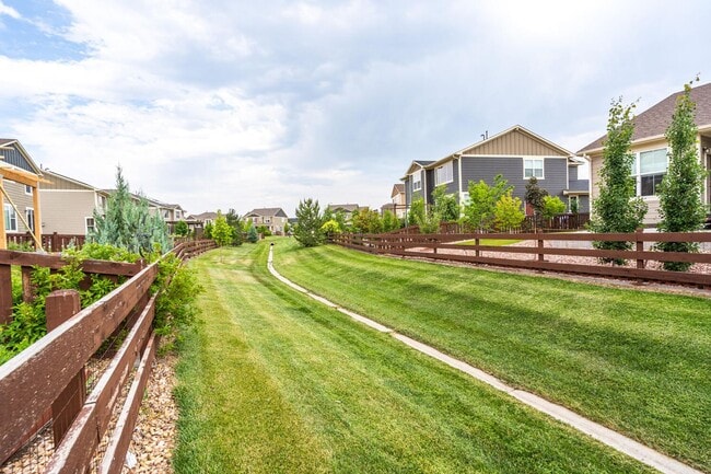 Building Photo - Bright, Spacious & Full of Charm Inside an...
