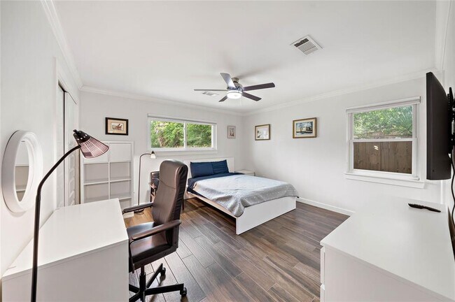 Building Photo - 4626 Verone St