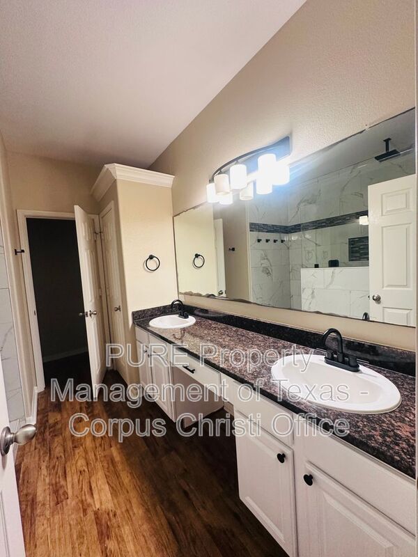 Building Photo - 6017 Tapestry Dr