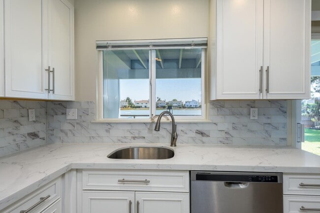 Building Photo - 3335 Los Prados St