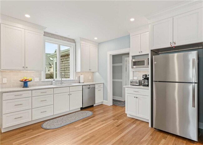 Building Photo - 112 Esplanade