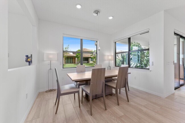 Building Photo - 4757 Roldan Ct