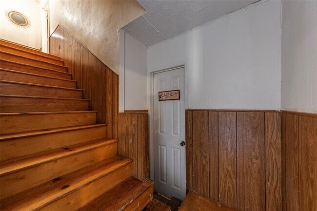 Building Photo - 2720 Blueberry Ln