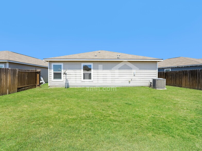 Building Photo - 12207 Siragusa