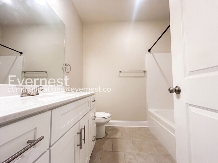 Building Photo - 8395 Loch Lomand Ln