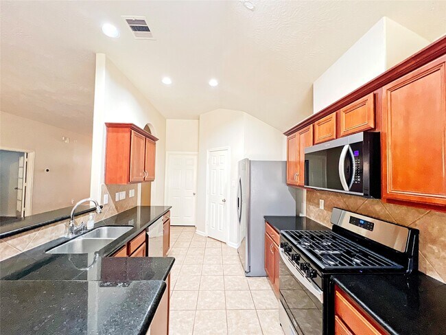 Building Photo - 13306 Southpoint Ln