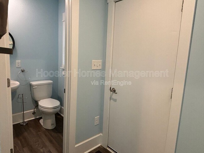 Building Photo - 1524 Bellefontaine St