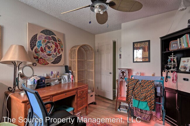 Building Photo - 2 br, 1 bath House - 4323 Flag Dr