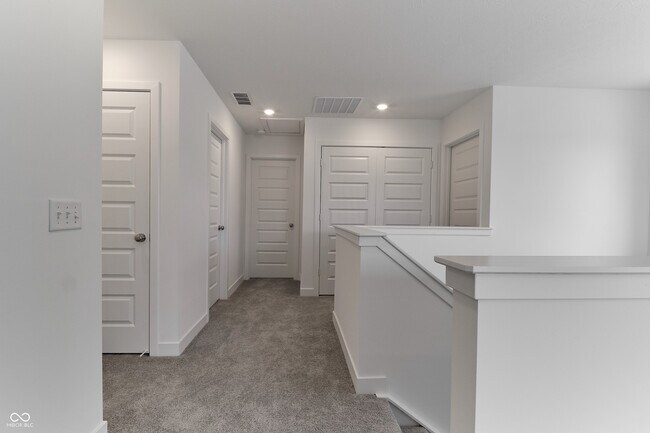 Building Photo - 422 Eisenhower St