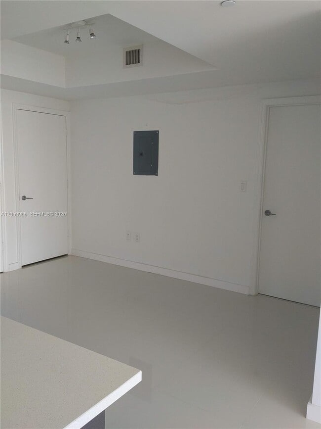 Building Photo - 500 Brickell Ave
