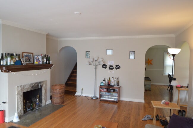 Building Photo - 4921 Graceland Ave