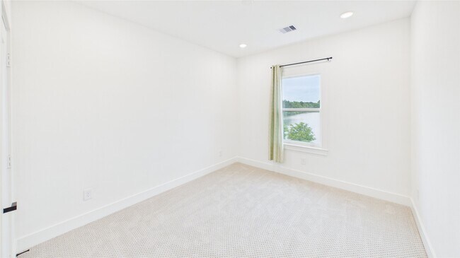 Building Photo - 9609 Valeca Dr