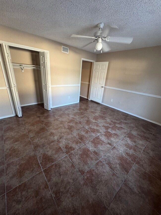 Building Photo - 1111 Shiloh Dr