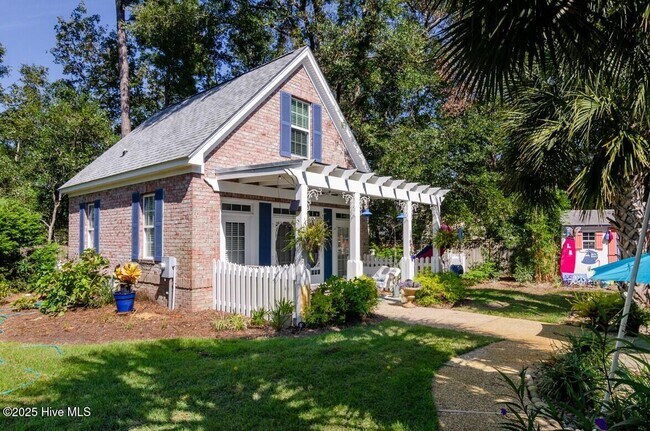 Building Photo - 300 Garnercrest Rd