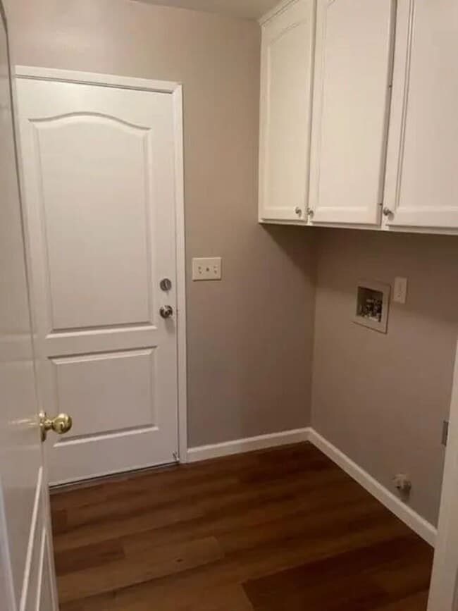 Building Photo - Hot Rental Alert! Gorgeous North Fresno Home!