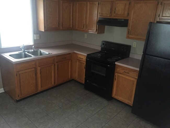 Building Photo - 1840 La Salle Pl