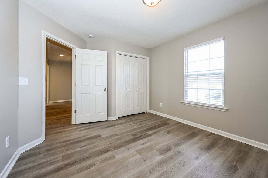 Building Photo - 336 Sarna Dr