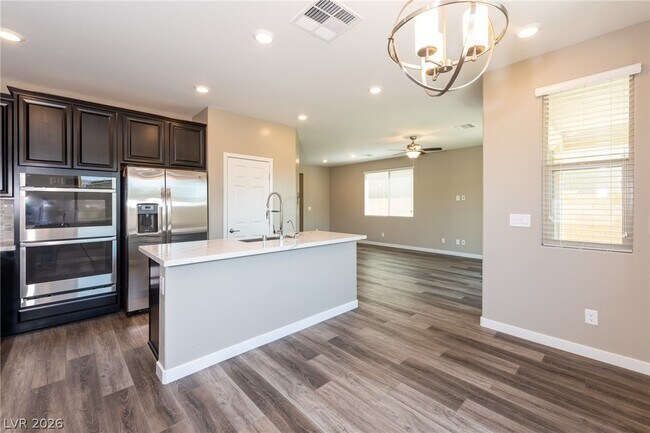 Building Photo - 747 Foreign Reef Wy