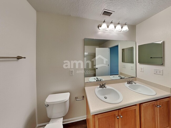 Building Photo - 1208 Nochaway Dr