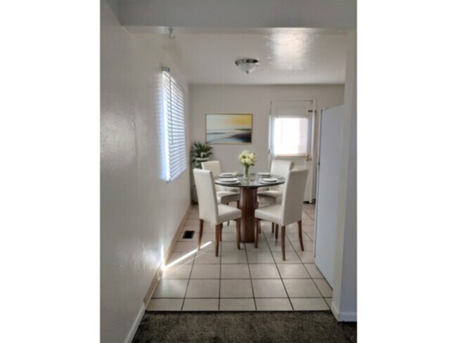 Building Photo - 3237 S Huron St