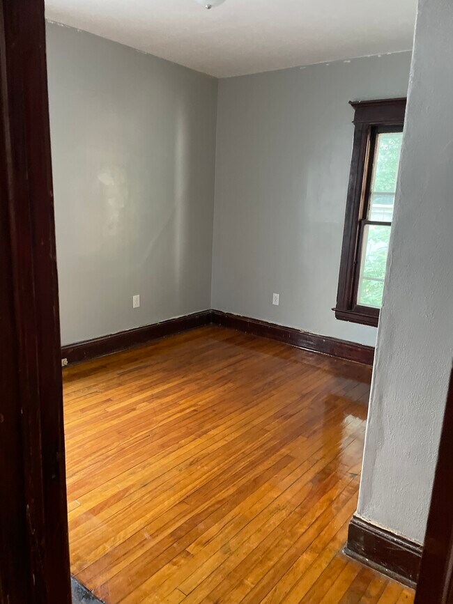 Building Photo - 1034 Bellevue Ave