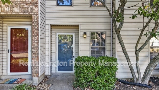 Building Photo - 3175 Kirklevington Dr