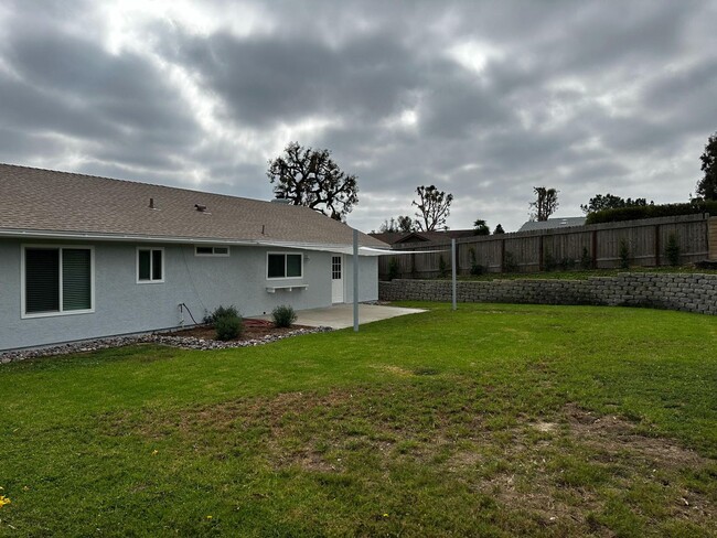 Building Photo - Fully Remodeled Single-Level Encinitas Gem...