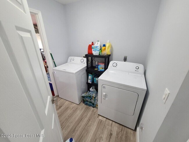 Building Photo - 614 Elmont St NW