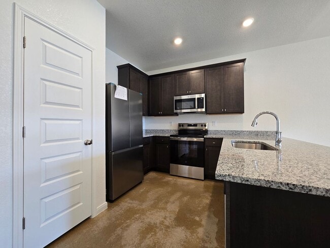 Building Photo - 908 Cherry Laurel Ln