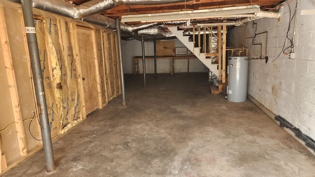 Building Photo - Large Brick Ranch near Cherokee Lake